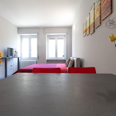 Appartamento Girasole - Affitti Brevi Italia Lecco Bagian luar foto